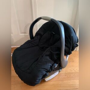 Jolly Jumper Car Seat Cover – Black | Warm, Windproof & Winter-Ready (USED)